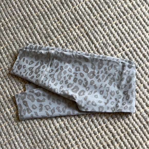 Beyond Yoga Leopard Leggings - Picture 2 of 4